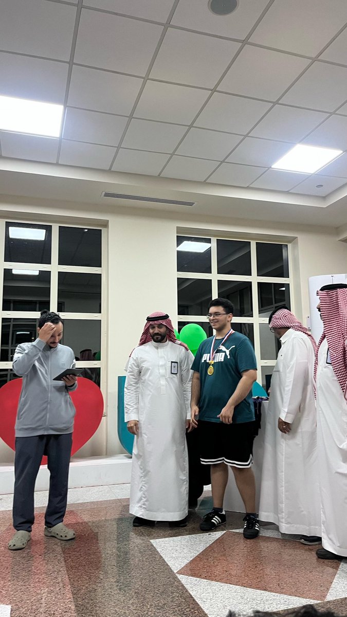 FAMS_UQU's tweet photo. 📣تبارك كلية العلوم الطبية التطبيقية للمشاركين من طلابها في أولمبياد جامعة أم القرى

الطالب محمود رادين وقد حقق المركز الاول في لعبة كرة التنس🥇🏓 https://t.co/CU9uShvkph