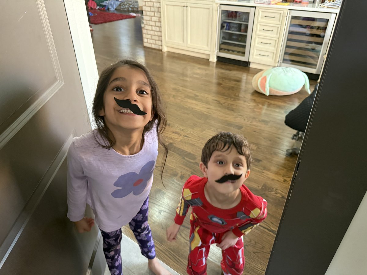 UroShahMD's tweet photo. No shave November came early in my house...
... but its never too early for prostate cancer awareness! Men 50 and older should discuss PSA screening with their PCP. African American men or men with a family history of prostate cancer may need to start screening at age 40! https://t.co/tUzxNFwykO