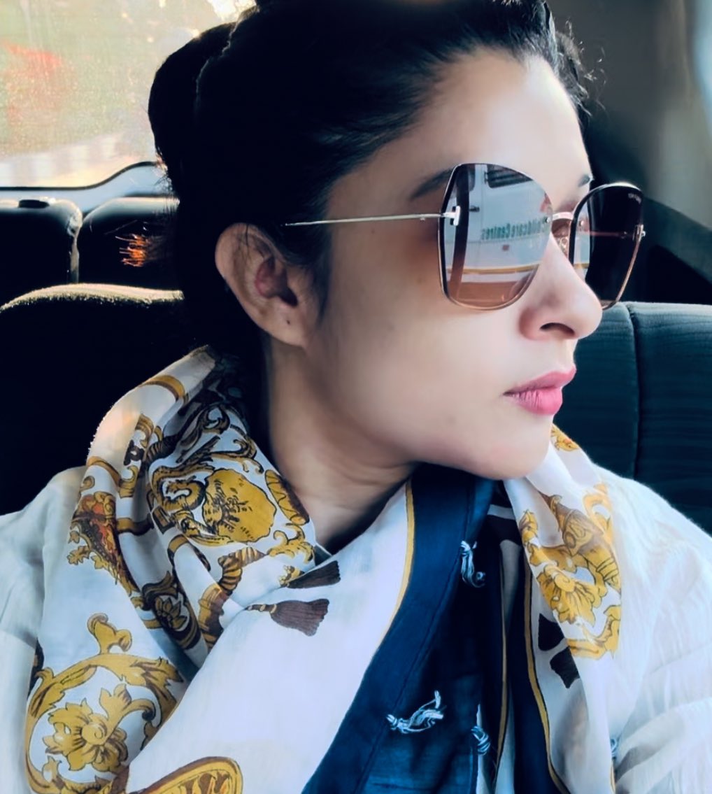 वक़्त रहता नहीं कहीं टिक कर !