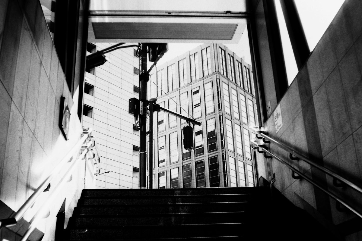 hiiragisanaka's tweet photo. 地下鉄
#contaxT #aristadu100 # 一日静止現像 #filmphotography https://t.co/qBM3b405eT