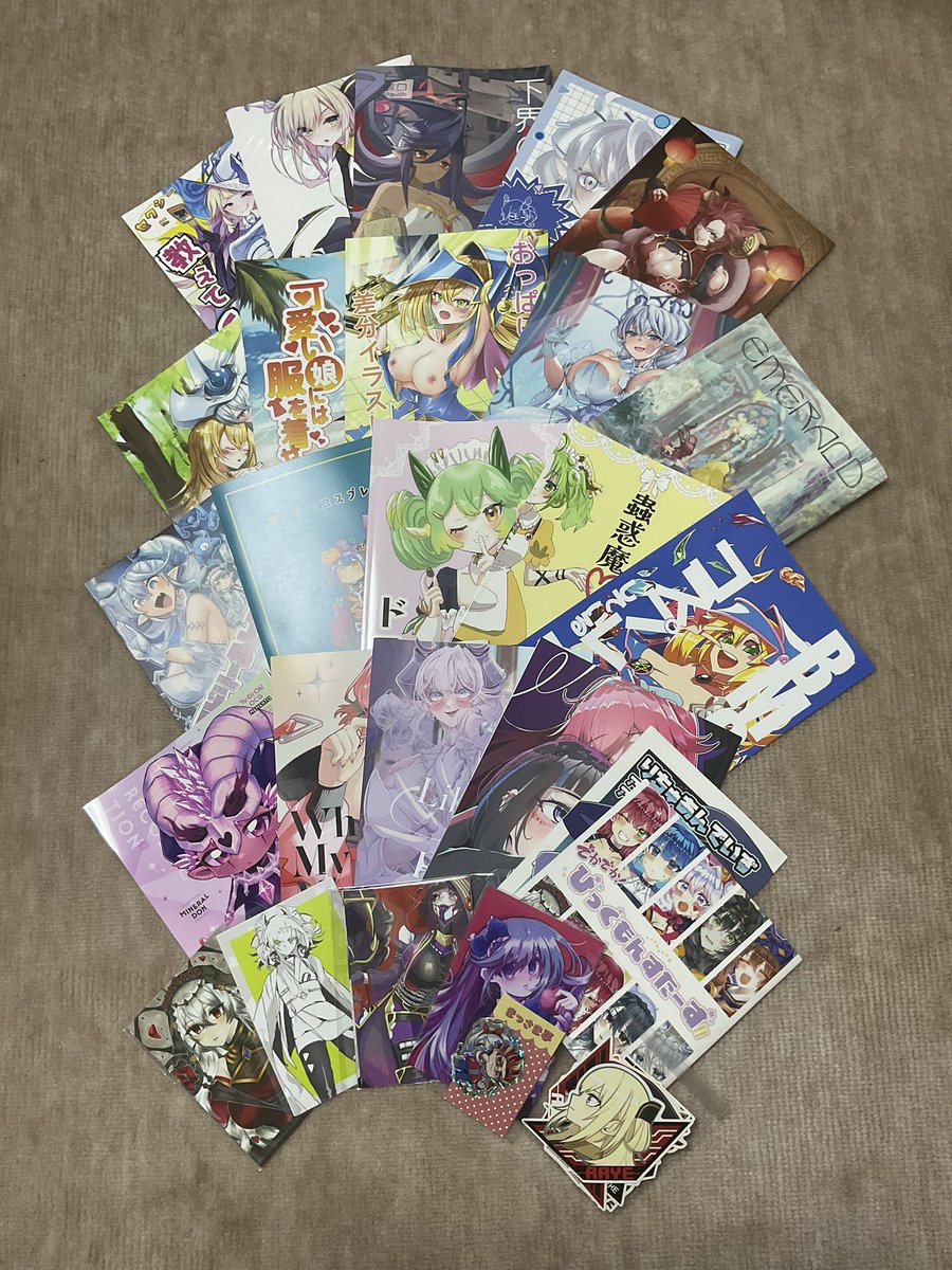 Sitodooo_7307's tweet photo. なんとか時間を作って行ってきました！
もっと買いたいものがあったんですが、かなり遅い時間だったので売り切れが多くて…    でも素晴らしい作品と巡り会えて大満足です！ https://t.co/yH2lhEfY2k