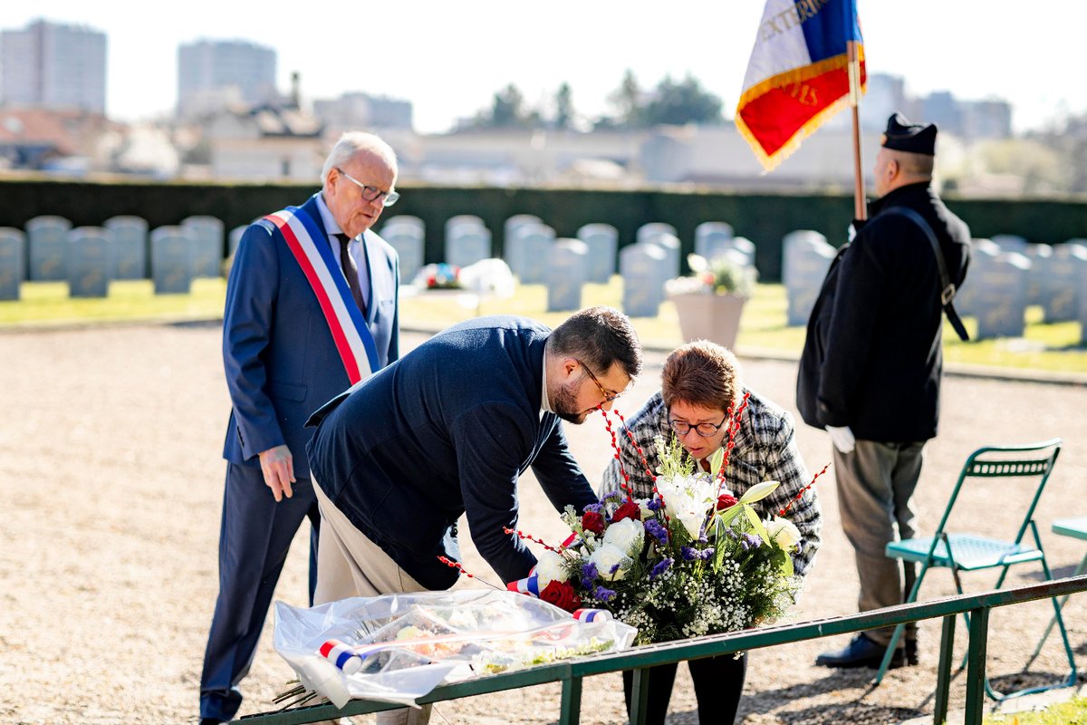 GMothron's tweet photo. đïž Le 19 mars 1962 ne fut pas la fin des souffrances pour tous. Harkis, rapatriĂ©s, combattants⊠DerriĂšre les dates, il y a des destins brisĂ©s et une mĂ©moire que nous devons porter.
Se souvenir, câest construire lâavenir. #DevoirdeMĂ©moire #19Mars1962 #FNACA https://t.co/MvnY6AiswC