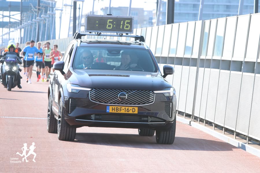 𝐖𝐞𝐝𝐬𝐭𝐫𝐢𝐣𝐝𝐤𝐥𝐨𝐤𝐤𝐞𝐧 𝐯𝐞𝐫𝐡𝐮𝐮𝐫
Mohamed en Lugtenberg winnen 10 KM Stevensloop. PROM’ES was aanwezig met de wedstrijdklokken. 𝐎𝐨𝐤 𝐞𝐞𝐧 𝐤𝐥𝐨𝐤 𝐡𝐮𝐫𝐞𝐧? 𝐌𝐞𝐭 𝟒𝟎+ 𝐤𝐥𝐨𝐤𝐤𝐞𝐧 𝐛𝐞𝐧 𝐣𝐞 𝐛𝐢𝐣 𝐨𝐧𝐬 𝐚𝐚𝐧 𝐡𝐞𝐭 𝐣𝐮𝐢𝐬𝐭𝐞 𝐚𝐝𝐫𝐞𝐬!