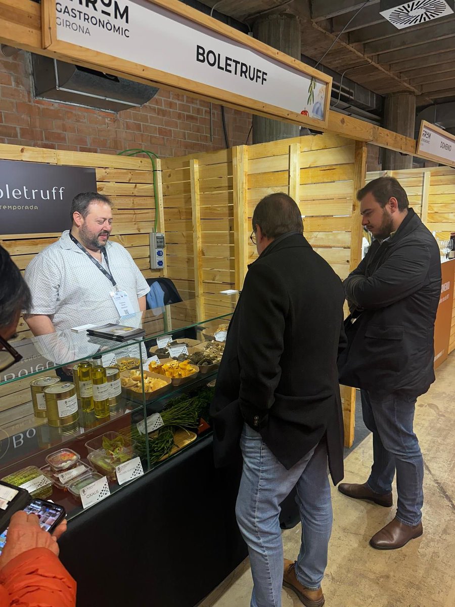 📍 Visita al <a href="/ForumGastroGi/">Fòrum Gastronòmic Girona</a>, una mostra imprescindible de la nostra gastronomia, que ja arriba a la seva 11a edició. Tot el suport als productors i professionals que fan d’aquest sector un motor econòmic i de projecció per Girona i per Catalunya.