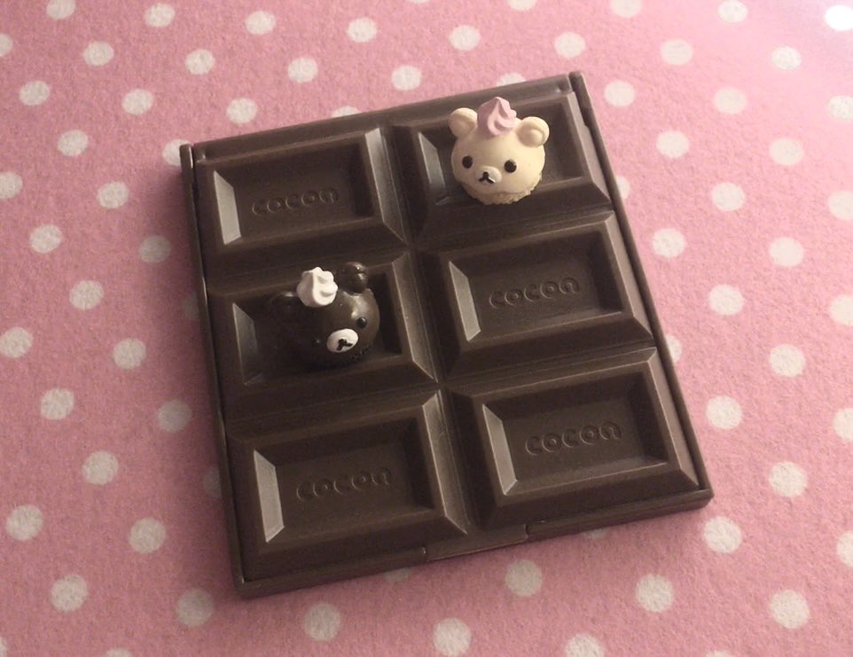 daiskiusagi's tweet image. 알리에서 산 짱귀여운 초코 거울!!
세워지기도 한답니다