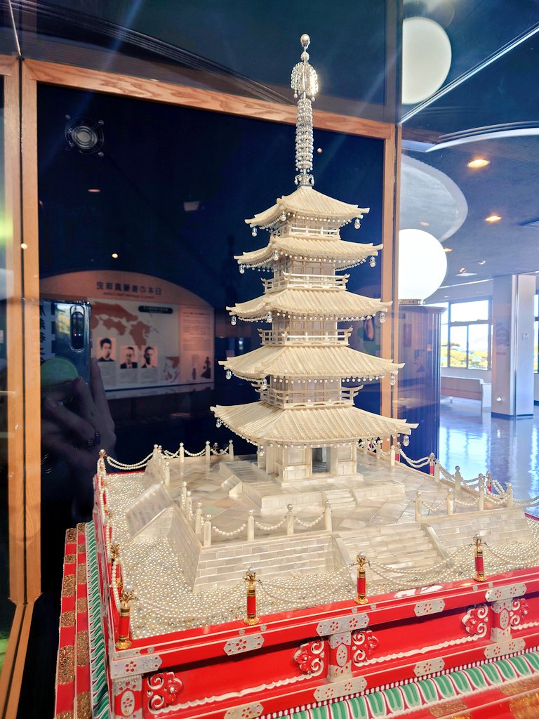 本真真珠の五重の塔 真珠の五重塔が見どころ！ミキモト真珠島「真珠