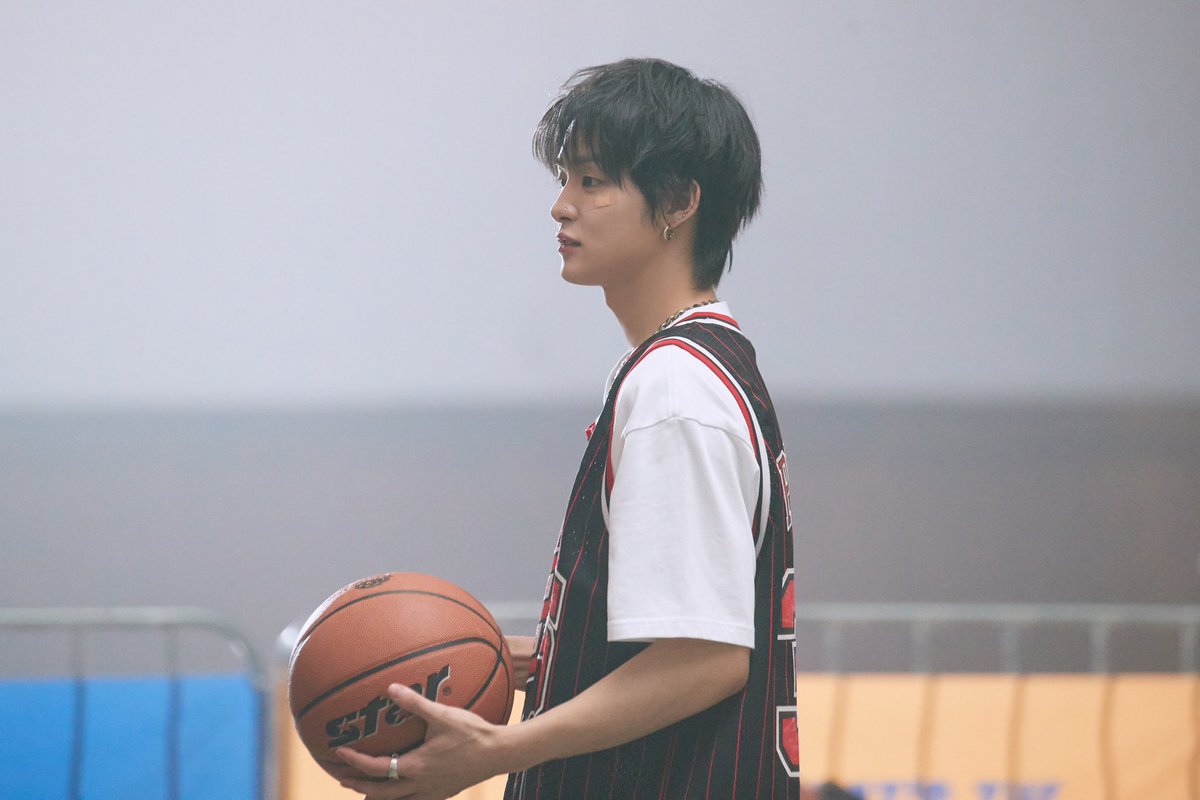 _hourlyjihoon's tweet photo. [📸] 250319 WV | #JIHOON https://t.co/T1YYhJmIad