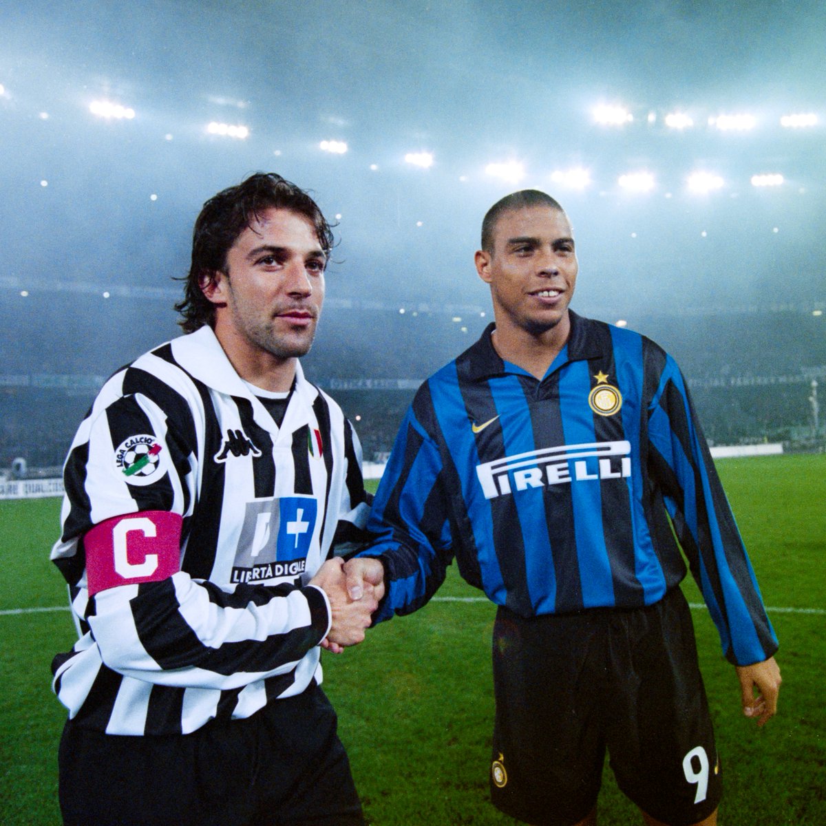 O ano é 1998, você liga a TV para assistir Juve x Inter...