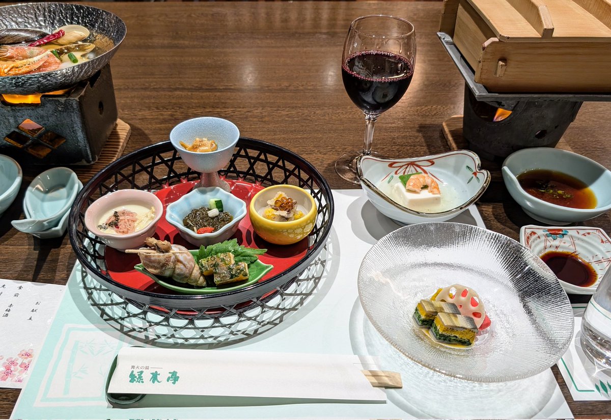 shuga63236201's tweet photo. 仕事帰りの一人旅(スゴイ近所😊)
年度末の一人ご苦労さん会
温泉♨入ってワインで🍷cheers‼️
#晩ごはん
#おそとごはん https://t.co/zSjK8ZiBoz