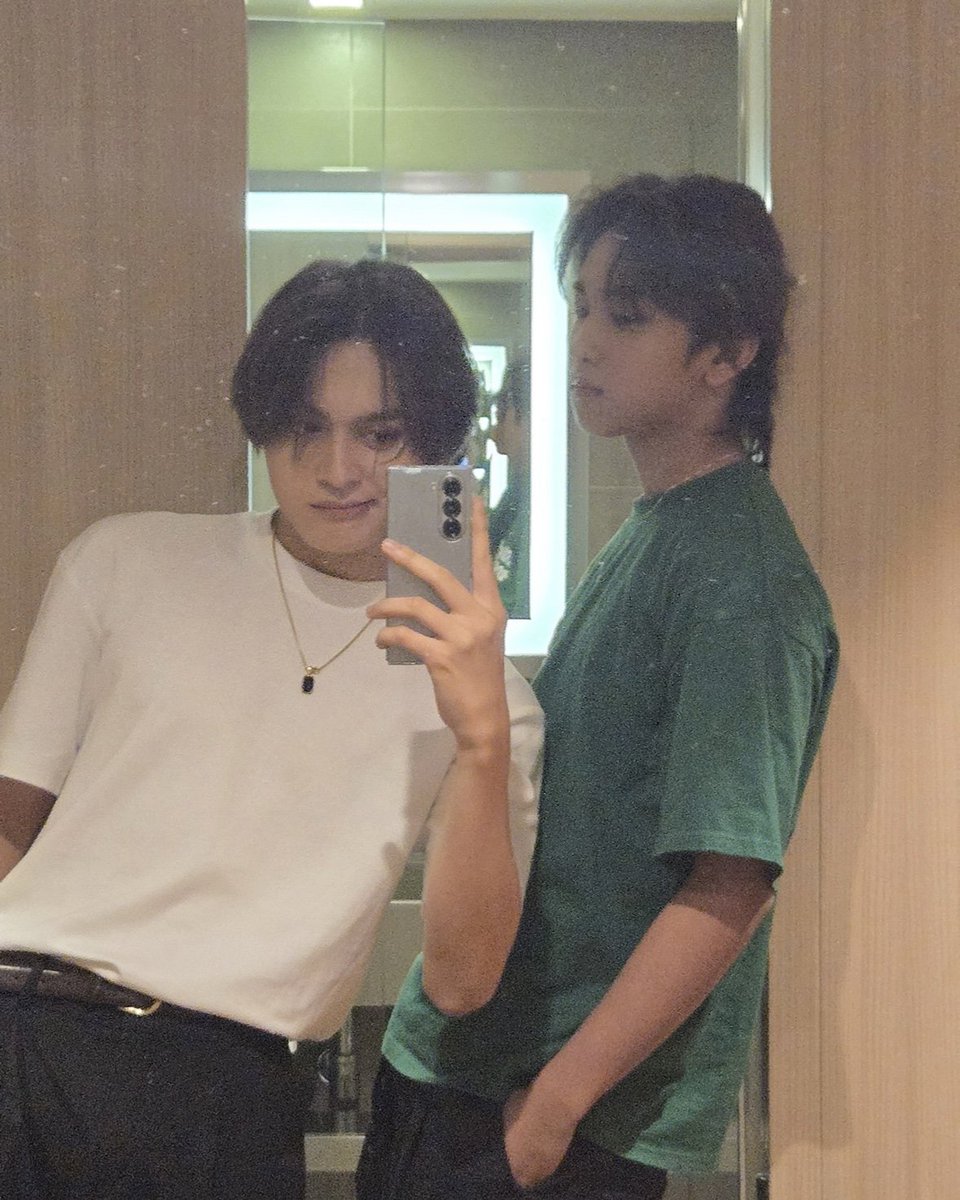 [🐰] Hehehe there you gooo~ 🐼🐰

#HORI7ON #호라이즌 #MARCUS #마커스