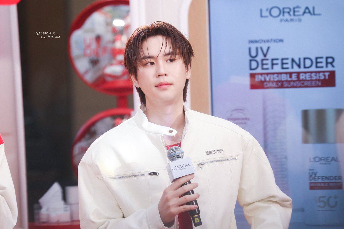 SalmonP1998's tweet photo. Hi PREM💕

#LOrealUVDBusxBounPrem
#prem_space @Prem_space https://t.co/jnYxpxDfVR