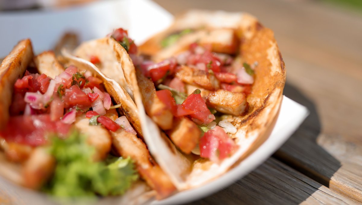 Have you heard? Bruce County is a foodie destination! 🥗🍝🌮

From farm-to-table restaurants, pick your own experiences and activities, to farmer's markets and local food events🍓

🔗 ontarioculinary.com/destinations/b…

#ExploreTheBruce