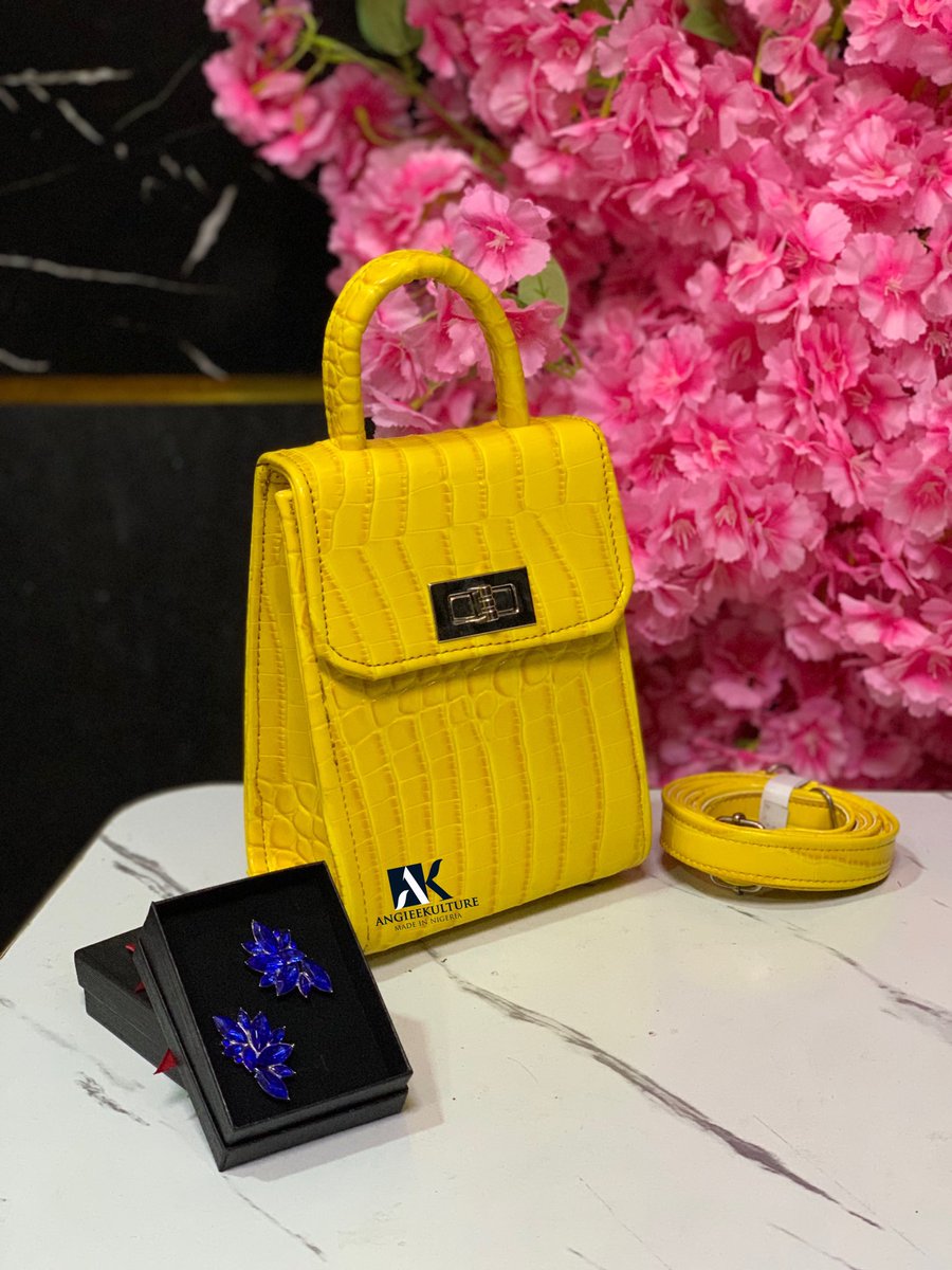 angieekulture's tweet photo. 💥Price: N16,500 

“THE JULZ BAG”

✨READY TO WEAR 
✨Color: Red &amp; Yellow

MADE IN NIGERIA 🇳🇬 

🛒 Shop via our website https://t.co/ha44MCAbCk