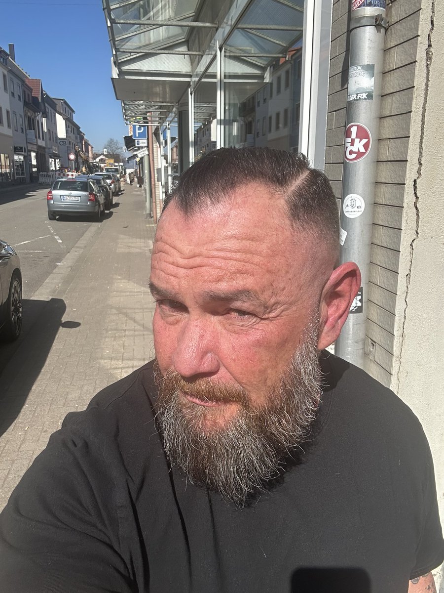 H1GH51V3's tweet photo. Fresh cut … just need some red headphones @tokenhominid … stay Def my friends #defapes https://t.co/JffX6Db5Pm