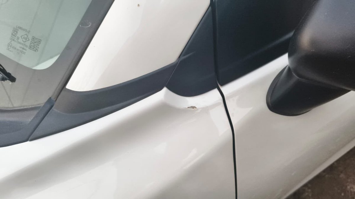 MiddhaAshu's tweet photo. @NexaExperience “Extremely disappointed! My #MarutiSuzuki #Fronx is just 6 months old, and already the paint is peeling and rusting. This is unacceptable for a new car! @Maruti_Corp, I need a solution ASAP. #FronxIssues #FrustratedCustomer” https://t.co/czvSLEu8Ee