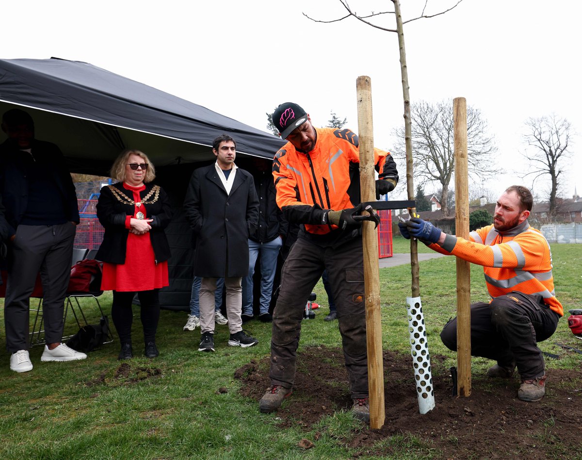 Lampton Group (@thelamptongroup) on Twitter photo As part of a project between <a href="/BrentfordFC/">Brentford FC</a> and <a href="/LBofHounslow/">Hounslow Council</a> , we were delighted to plant a heritage orchard at Robin Grove Park last weekend.
Read more about the project here: hounslow.gov.uk/news/article/3…
Photo Credit: <a href="/LBofHounslow/">Hounslow Council</a> As part of a project between <a href="/BrentfordFC/">Brentford FC</a> and <a href="/LBofHounslow/">Hounslow Council</a> , we were delighted to plant a heritage orchard at Robin Grove Park last weekend.
Read more about the project here: hounslow.gov.uk/news/article/3…
Photo Credit: <a href="/LBofHounslow/">Hounslow Council</a>