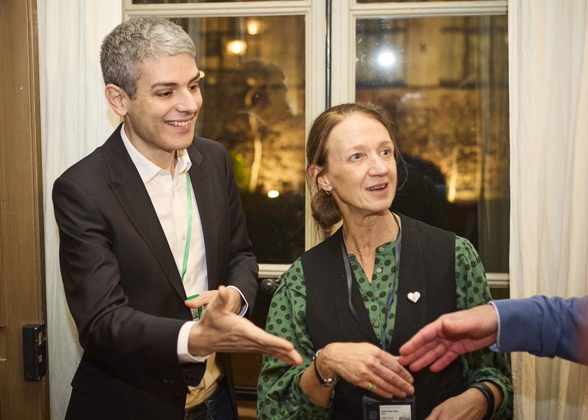 GaginPaoli's tweet photo. Le stockage de données sur ADN ouvre des opportunités immenses pour : 
♻️ la transition écologique,
🇪🇺 la souveraineté technologique &amp;
🧑‍💻 la cyber sécurité.

👏 à @ErfaneArwani pour son travail à la tête de @BiomemoryLabs, pépite 🇫🇷 en pointe sur ce domaine ! https://t.co/dRZlY3hwtK
