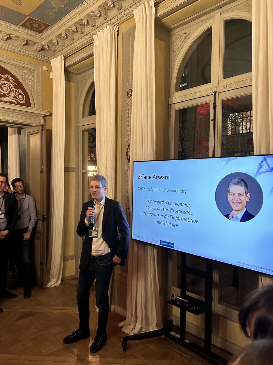 GaginPaoli's tweet photo. Le stockage de données sur ADN ouvre des opportunités immenses pour : 
♻️ la transition écologique,
🇪🇺 la souveraineté technologique &amp;
🧑‍💻 la cyber sécurité.

👏 à @ErfaneArwani pour son travail à la tête de @BiomemoryLabs, pépite 🇫🇷 en pointe sur ce domaine ! https://t.co/dRZlY3hwtK