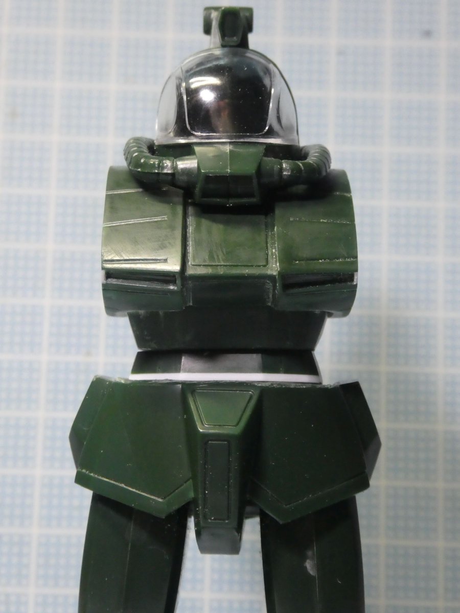 Yuji4096's tweet image. 結局、胸部両サイドは背中のパネルラインまで幅詰めしました
腹部も現場合わせでひと回り小さくして、ボールジョイント接続
#ソルティック
#ラウンドフェイサー
#ダグラム