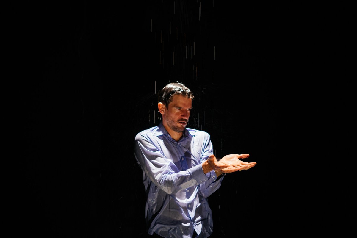 A Young(ish) Perspective (@youngishpers) on Twitter photo REVIEW: 4 stars to #ParadiseLost (lies unopened beside me) <a href="/battersea_arts/">BatterseaArtsCentre</a>
This original performance is brought back to life after ten years to take the Battersea Arts Centre’s Council Chambers by storm in a flurry of hellfire.
wp.me/pdXz8Y-4WQ
#dance #whatson #london REVIEW: 4 stars to #ParadiseLost (lies unopened beside me) <a href="/battersea_arts/">BatterseaArtsCentre</a>
This original performance is brought back to life after ten years to take the Battersea Arts Centre’s Council Chambers by storm in a flurry of hellfire.
wp.me/pdXz8Y-4WQ
#dance #whatson #london