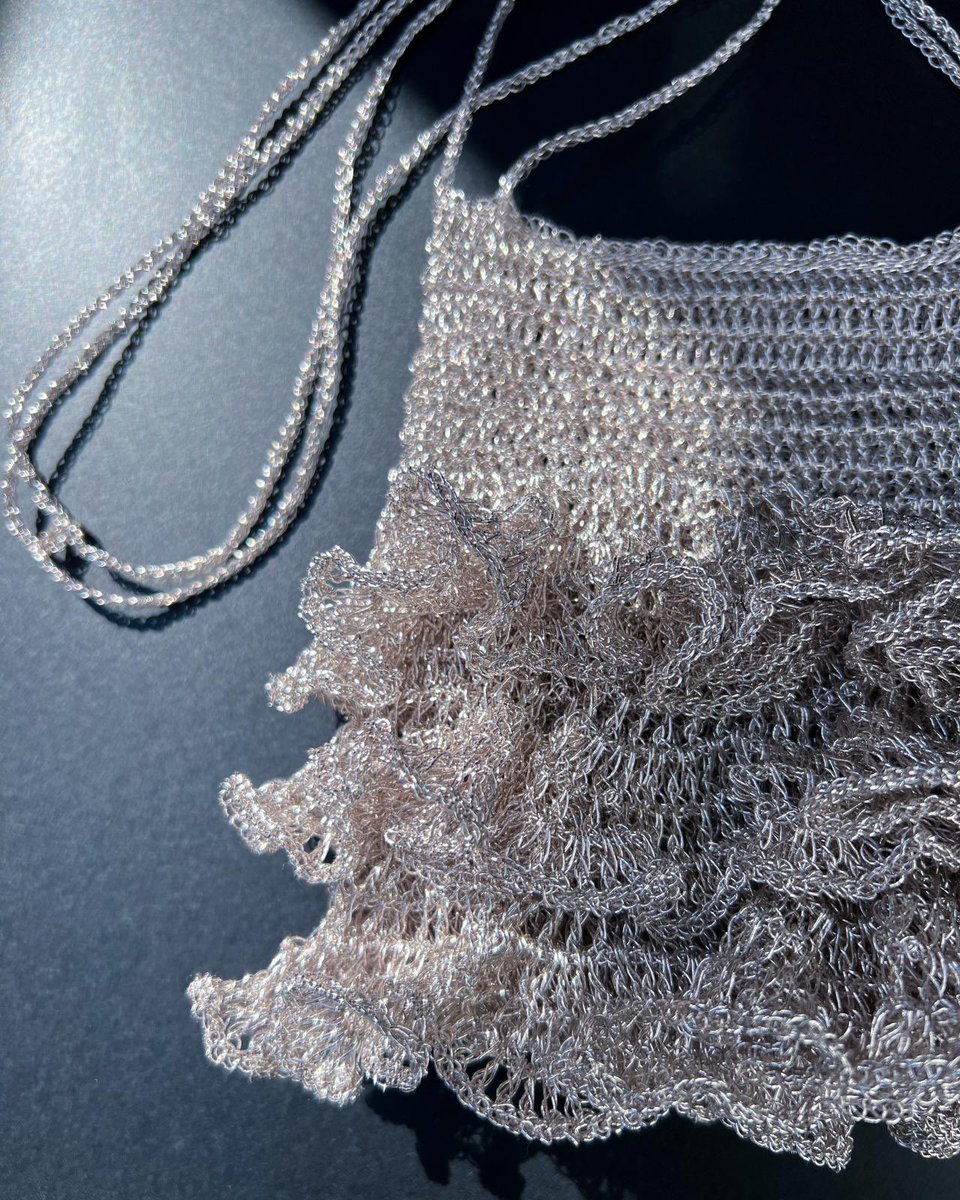 knittingbird_os's tweet photo. ラメ糸 #あたかもチュチュバッグ
フリーパターン公開後、たくさんの反響ありがとうございます。

あたかもの特徴を活かしたデザインになっています！ https://t.co/AJi3nuvQck