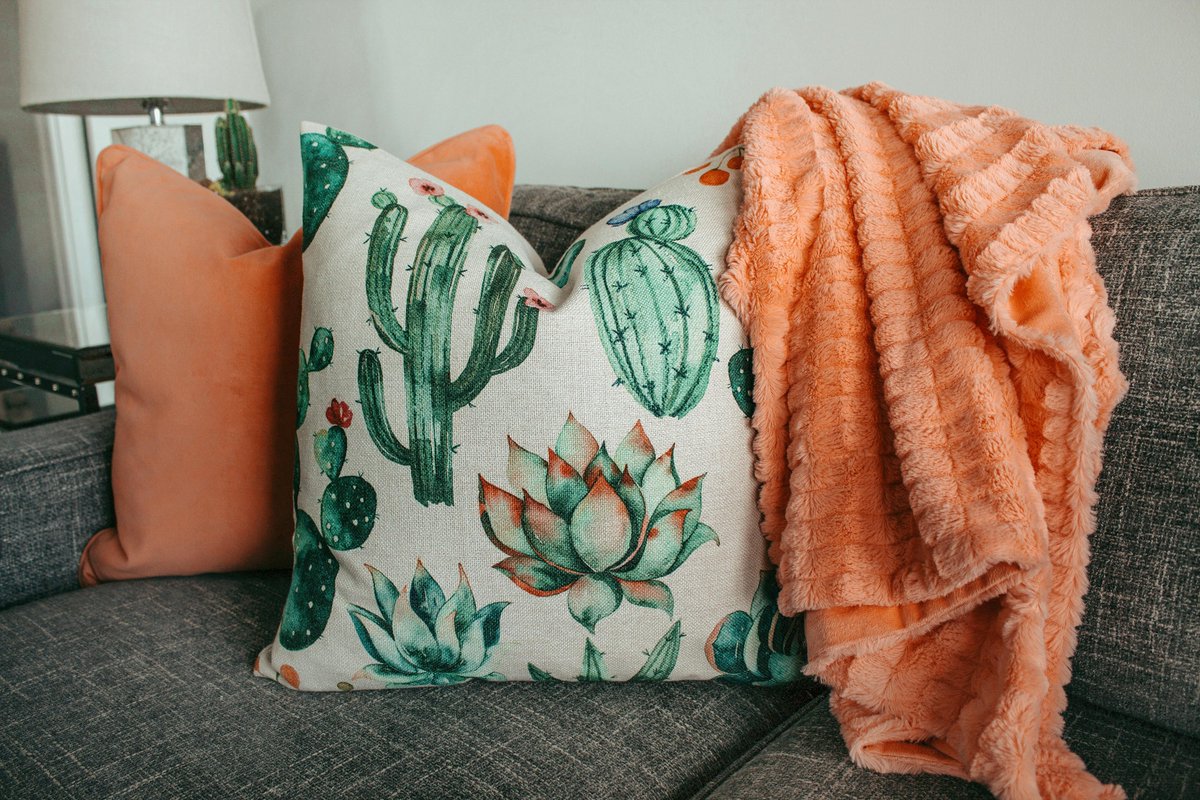 decors0733's tweet photo. Cozy meets stylish! ✨🛋️ A soft throw blanket + a chic accent pillow = the perfect home upgrade. Shop now for the ultimate comfort! 🏡💛
👉 https://t.co/pIAVX77Fvz
#CozyVibes #HomeStyle #AccentDecor #ShopOnline https://t.co/knSjRLALxf