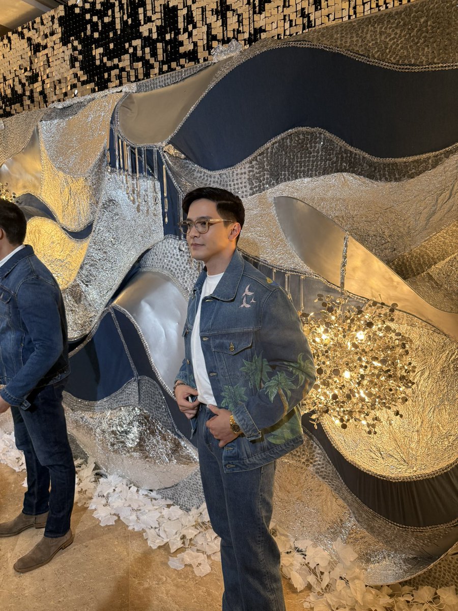 naughtynate29's tweet photo. GMA Trade Launch ♥️🫰🏻#GMADenimAndDiamonds #AldenRichards @aldenrichards02 https://t.co/hX4vfWKR0Q