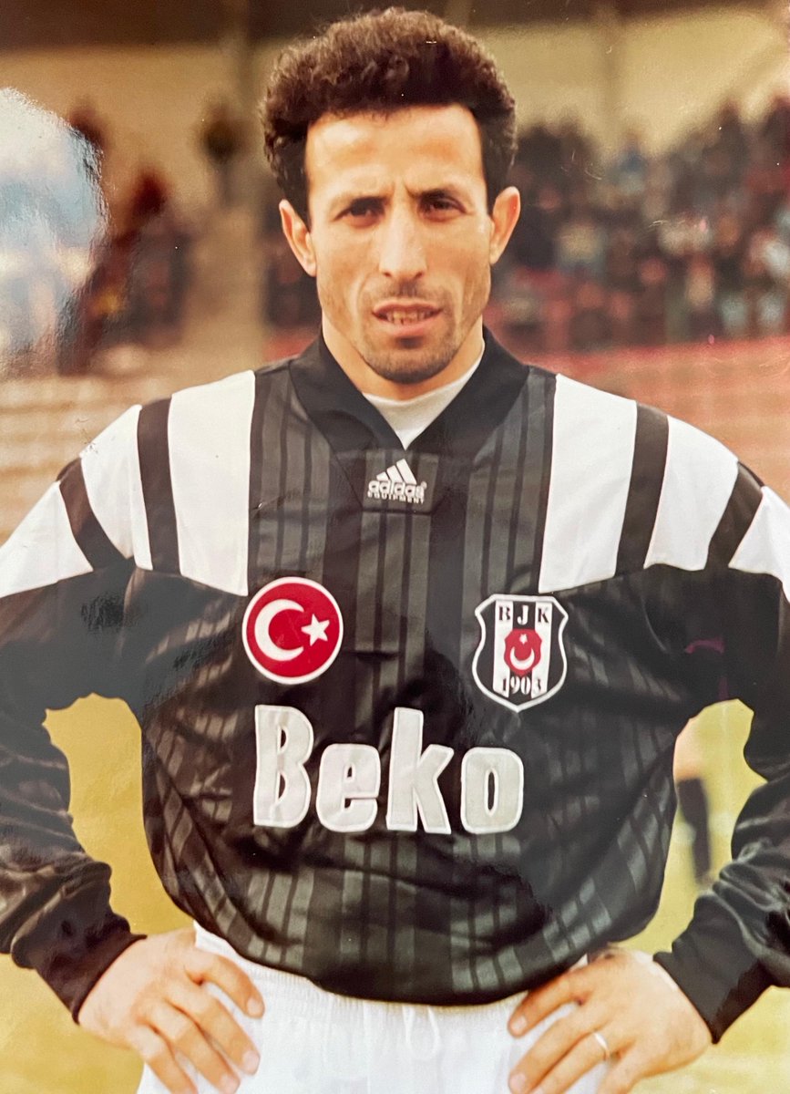 Beşiktaşlı olmak, sadece bir takımı tutmak değil, bir duruşu benimsemektir. Siyah beyaz sevdalısı herkesin Dünya Beşiktaşlılar Günü kutlu olsun!