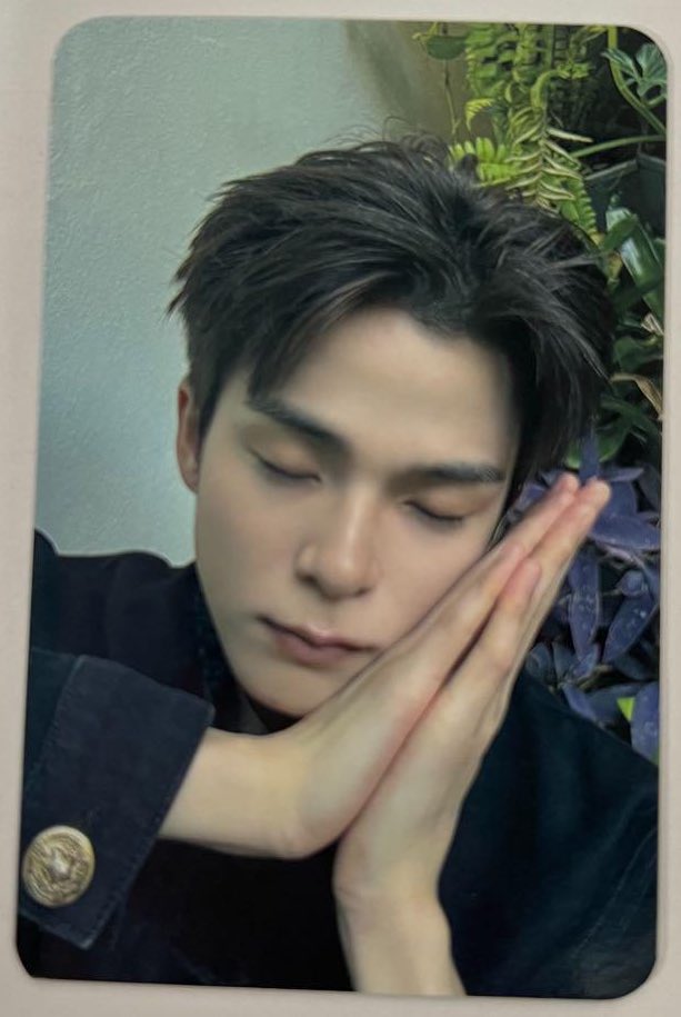 1421cart_'s tweet photo. asahi’s photocards in this fit are just toptier https://t.co/9Zde9dw7qw