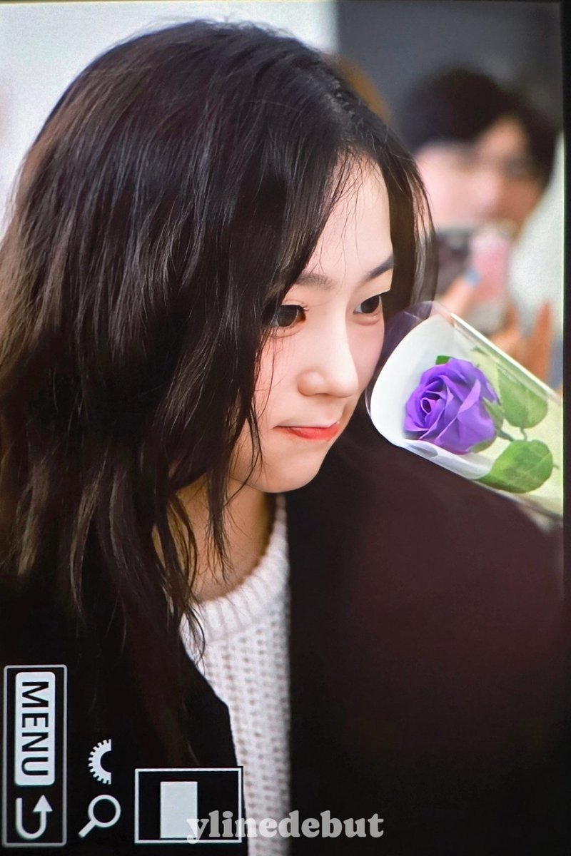ylinedebut's tweet photo. 250319 #CLC #장예은 #yeeun

너무너무 예뻣다 흑발을 드디어 영접햇어요 https://t.co/kJnzdFXRJ8