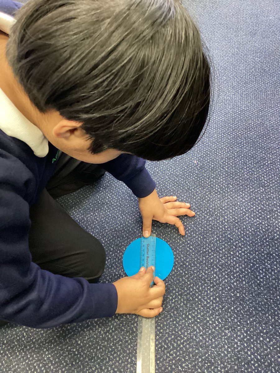 MissIkhariya's tweet photo. Our year 1 mathematicians are mastering the ruler, measuring objects using cm and precisely measuring from zero. 🎯 Have a look at D’precision!
K got really excited and measured our carpet spots!
#mathsskills #centimeters @AbbeyMead_TMET https://t.co/IaNgk92inX