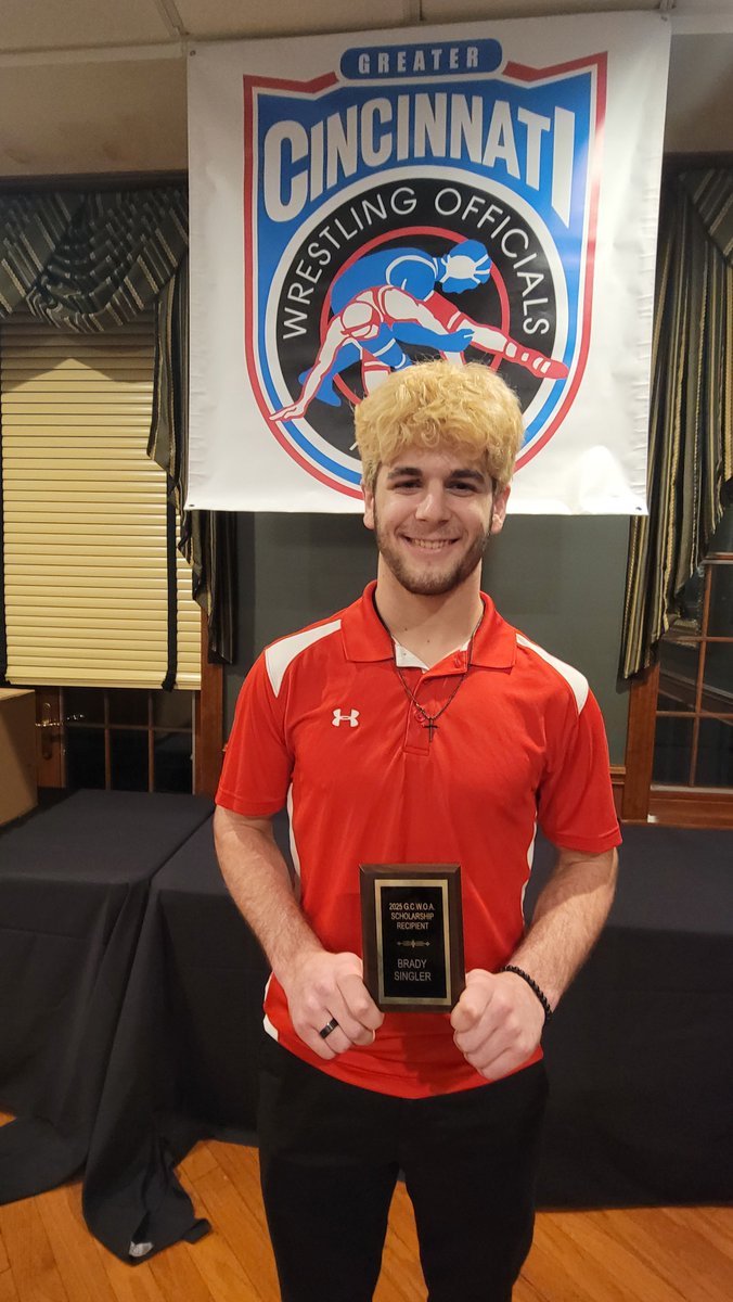 Congratulations to SR Brady Singler on being awarded the GCWOA Memorial Scholarship!

#OnHighlanders🟥⬛ #wrestling