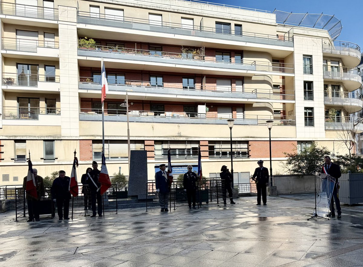 Fr_Bechieau's tweet image. Émouvant hommage aux victimes civiles et militaires de la Guerre d’Algérie et des combats en Tunisie et au Maroc, ce matin, en mairie du #19e. Pour ne jamais les oublier ! #Paris #19mars #Paris19 #19mars1962 #mémoire @Paris @MdCA75019 @Paris19e