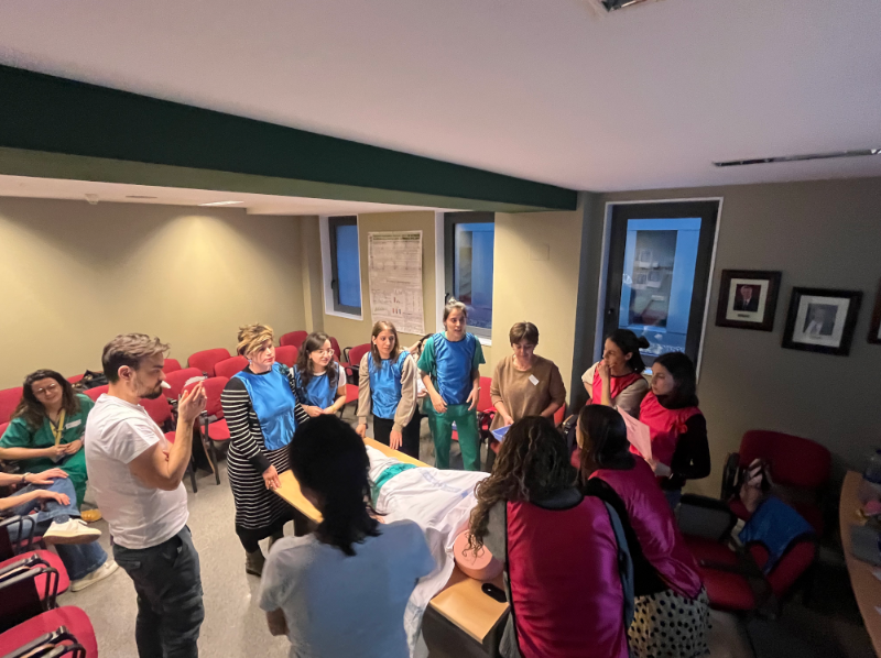 Salud_JCYL's tweet image. El Grupo de Emergencias #Obstétricas del Complejo Asistencial Universitario de #León forma a 31 sanitarios en hemorragia #postparto.

Toda la información: f.mtr.cool/wtzvwpdmbh