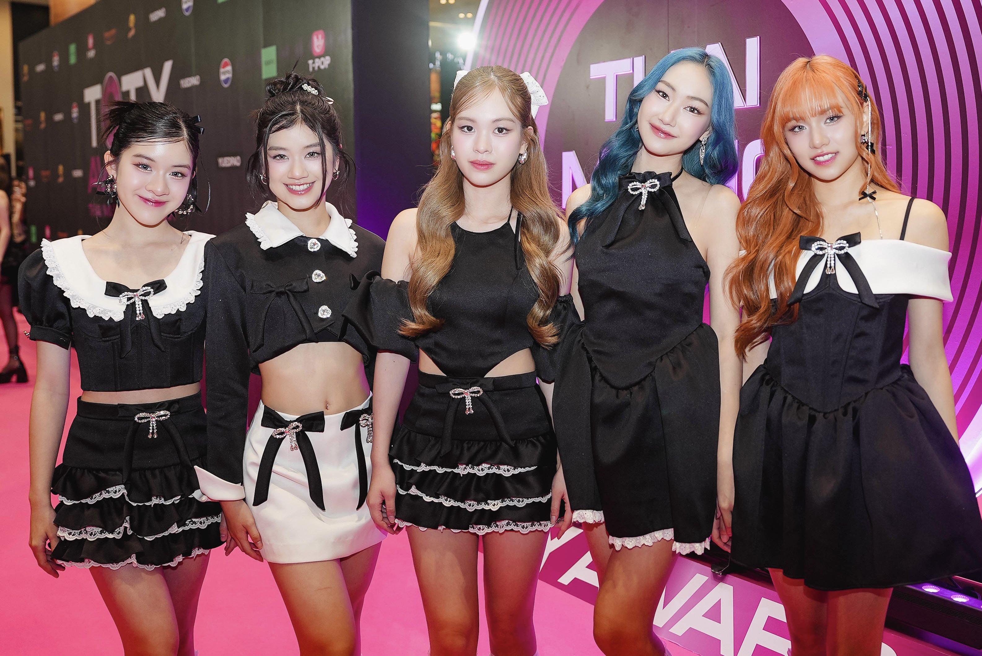 GmZuX8qa8AE-xKR?format=jpg&name=4096x4096