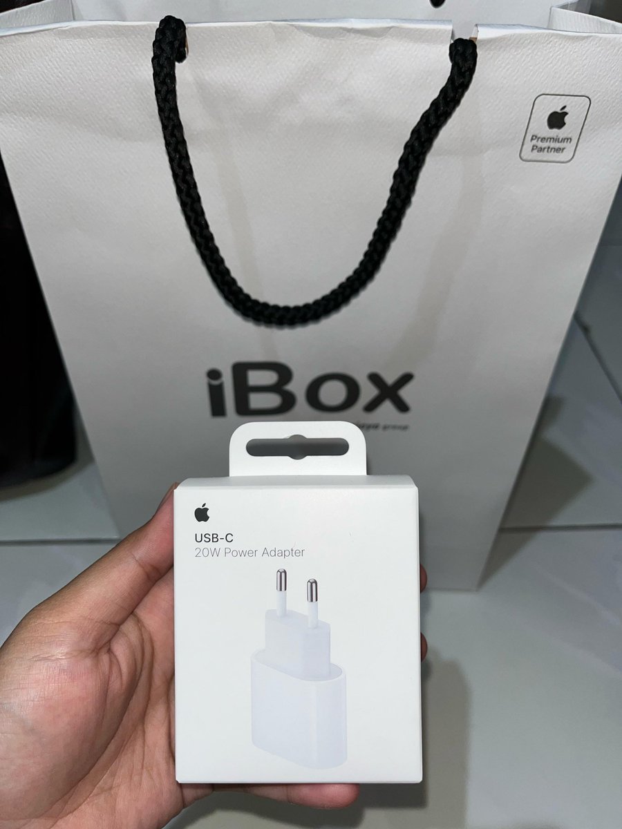 🔌 adaptor iPhone original – NEW!
🎁 masih di segel + paperbag ori
💯 belum pernah dipakai
⚡ fast charging, aman &amp; original
💰 480k
HB : 500k 
Beli di iBox langsung 
yang minat bisa dm yaaa...