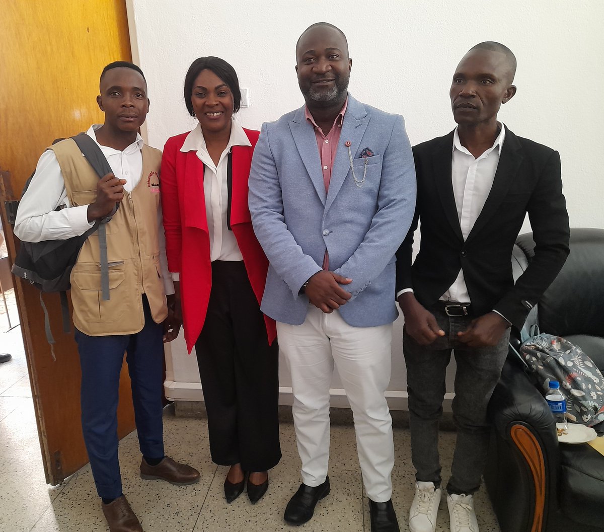PlantDay18May's tweet image. Success Stories: Angola

On June 4th, the Uvandje project was launched. The project is an initiative of the University Mandume Ya Ndemufayo, in short collaboration with the environmental node of ASA-Huíla, an NGO based in Lubnago, Huíla province.

#FoPD #PlantDay