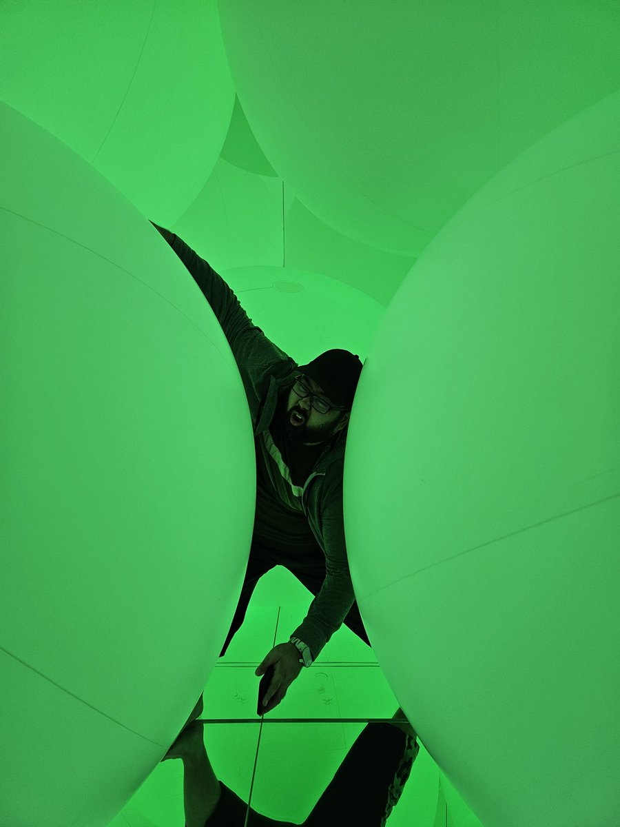 Revy_C's tweet image. Japan day 5

Trains during rush hour, Teamlabs Planets + Borderless, &amp;amp; street takoyaki.

I'll be honest, I had no idea what was going on.