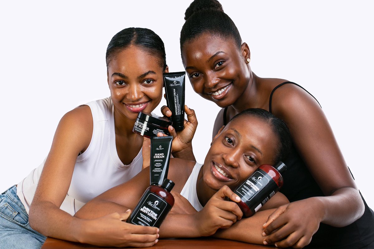 mos_beautyhub's tweet image. Our Body Cream is the secret to soft, radiant skin because confidence always looks this good.
#bodycream #handcream #depigmentcream #smoothskin #glowingskin