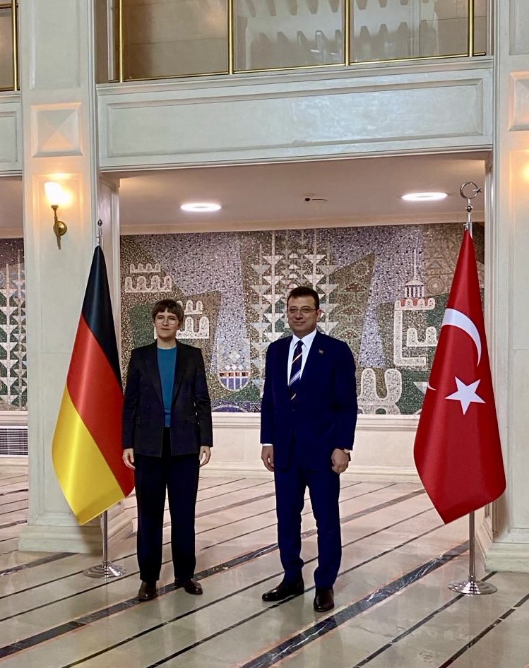 Anna Lührmann (@annaluehrmann) on Twitter photo Die Festnahme des Istanbuler Oberbürgermeisters <a href="/ekrem_imamoglu/">Ekrem İmamoğlu</a> und über 100 weiterer Personen, ist ein schwerer Schlag gegen die Demokratie in der Türkei. Die Türkei ist verpflichtet, demokratische & rechtsstaatliche Prinzipien zu gewährleisten! Die Festnahme des Istanbuler Oberbürgermeisters <a href="/ekrem_imamoglu/">Ekrem İmamoğlu</a> und über 100 weiterer Personen, ist ein schwerer Schlag gegen die Demokratie in der Türkei. Die Türkei ist verpflichtet, demokratische & rechtsstaatliche Prinzipien zu gewährleisten!
