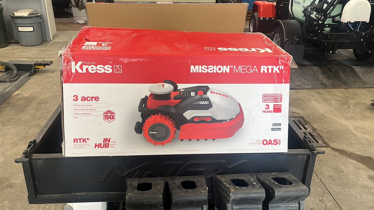 Shout out to <a href="/Allturf_Ltd/">Allturf</a> and <a href="/Nigel_Rennie/">Nigel Rennie⛳️</a> for our 2nd Kress bot! Can’t wait to get it set it up and cutting!