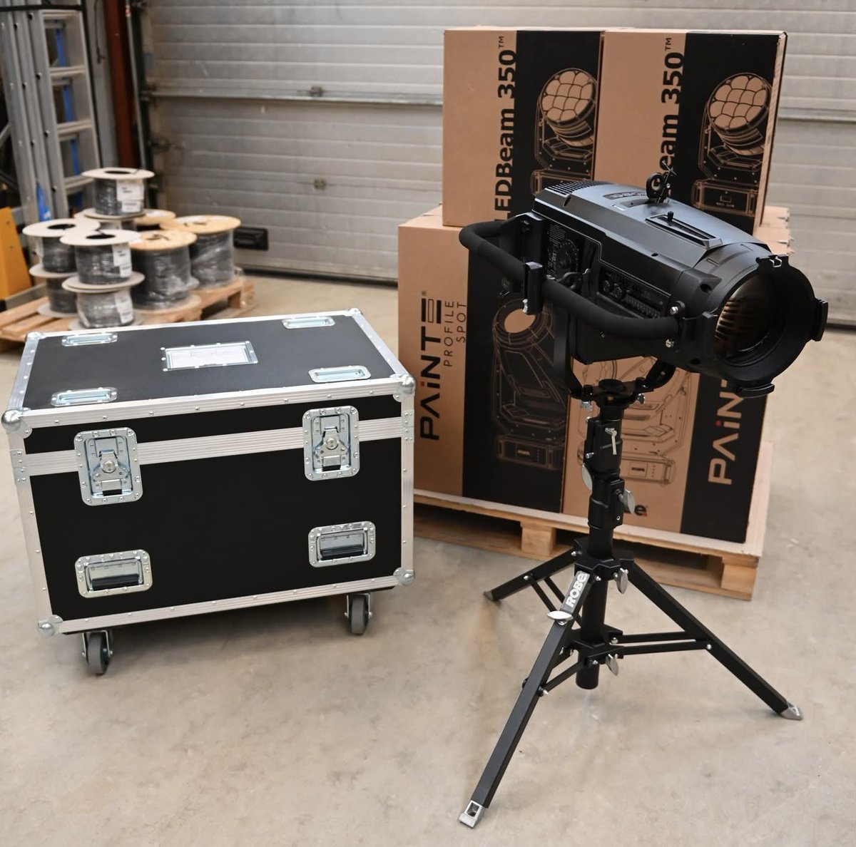 Robelighting's tweet photo. Bringing in the new @Robelighting #T11Profile Manual Follow Spot, #PAINTE & #LEDBeam350 luminaires on a #WarehouseWednesday at Light Partner Aps in Herning, Denmark.
#robelighting #lightpartneraps #robeinnovation #newrobegear #lightinglife https://t.co/Z8ayQgm92Z