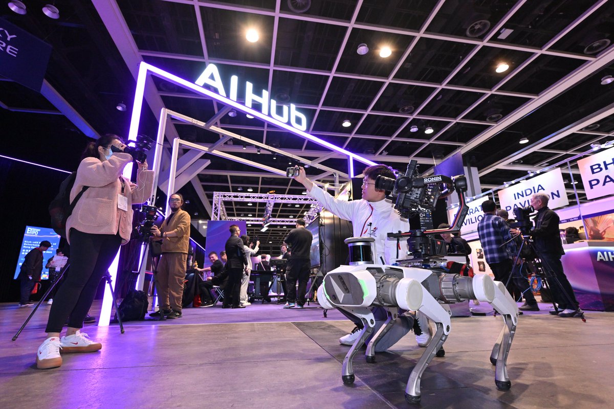 HKFilmart's tweet photo. Day 3 of #FILMART saw industry exchange events take place. Global and local producers shared valuable experiences and discussed topics such as #filming, #production and more. Tomorrow (20 Mar) is the last day of FILMART. Don’t miss out—visit the HKCEC to register in person. https://t.co/krj6VgRzOA