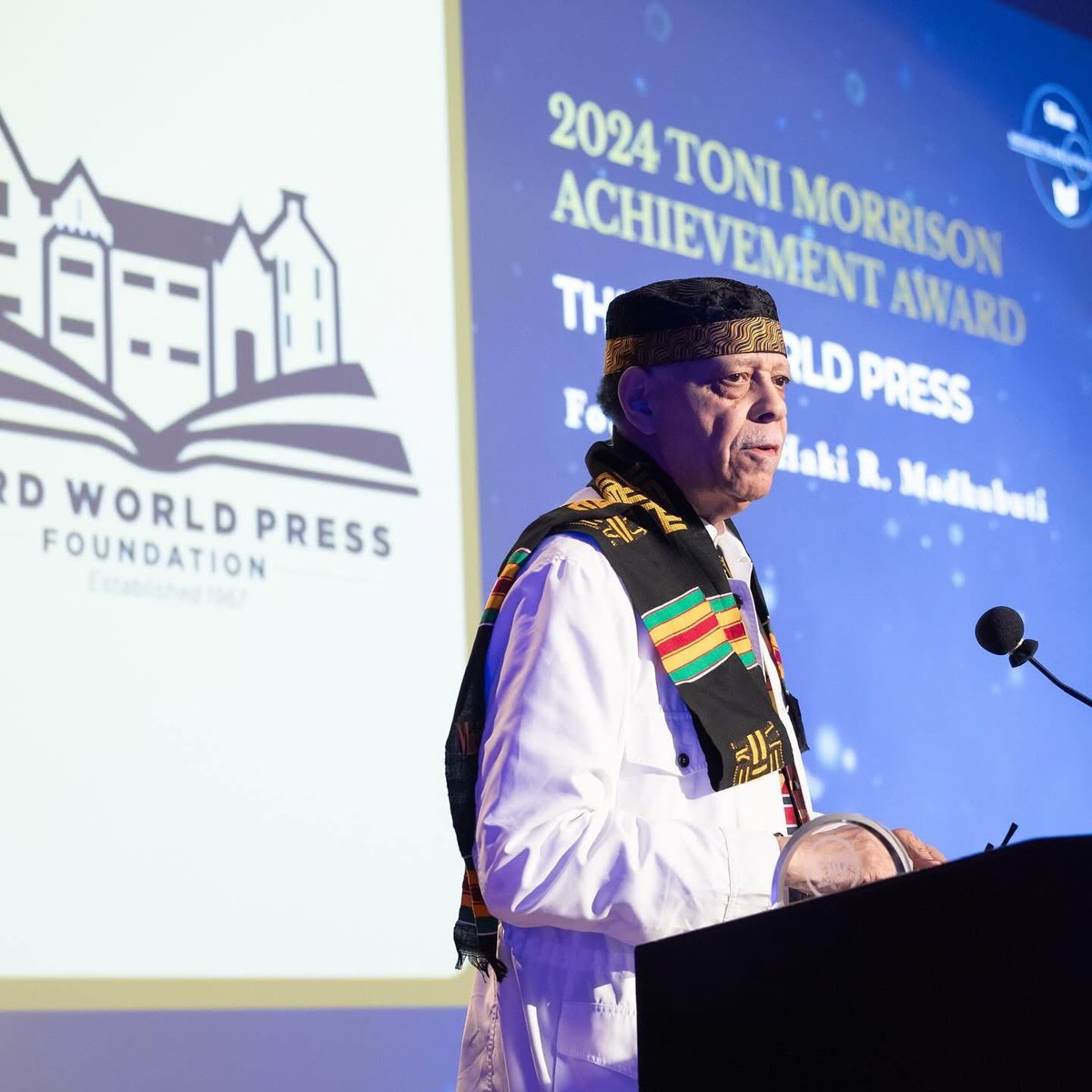 thirdworldpress's tweet image. Last week, Dr. Haki R. Madhubuti received the 2024 Toni Morrison Achievement Award presented  by the @bookcritics 📚✨