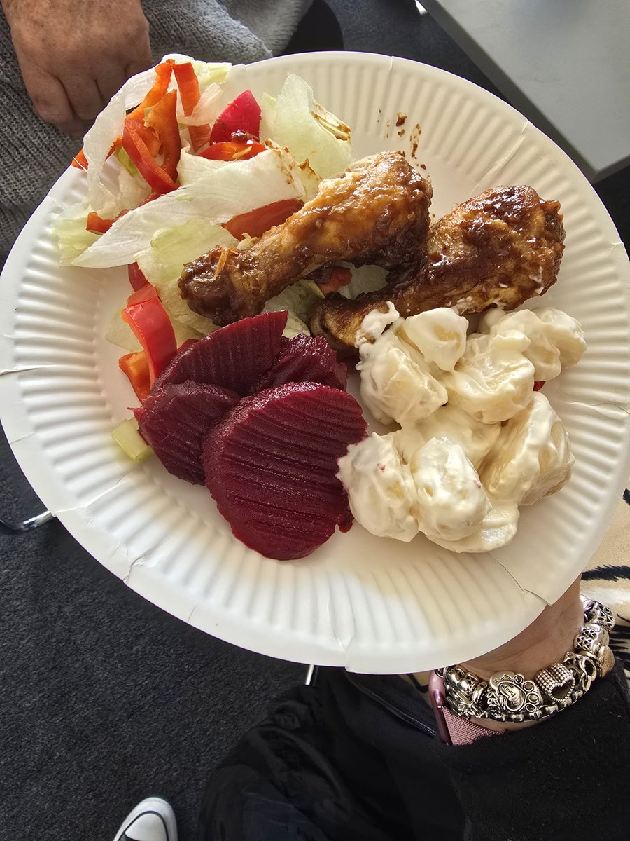 Our Cosy Cafe was another big success yesterday.  It's been so popular with our service users because it brings people together for chats, food, community and support.  Who doesn't love anything that involves getting fed too 😋

#HHHO #cancerservices #cancersupport #IAmHarry
