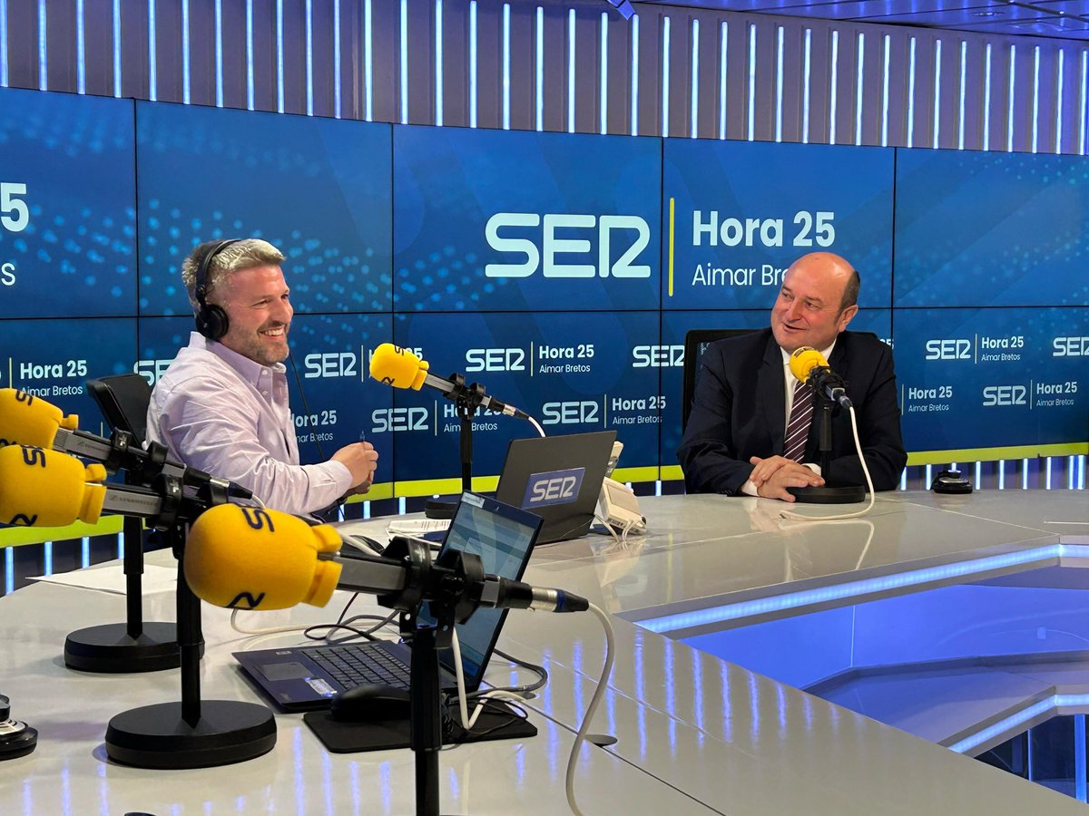 eajpnv's tweet photo. 🎙️ @andoniortuzar, en @Hora25: "El domingo dejaré la presidencia del Euzkadi Buru Batzar con la satisfacción del deber cumplido. Ya empiezo a sentir cierta liberación, quienes nos dedicamos a la #política sabemos lo duro que es esto. Con todo, he disfrutado mucho de estos 17 años de vocación política".