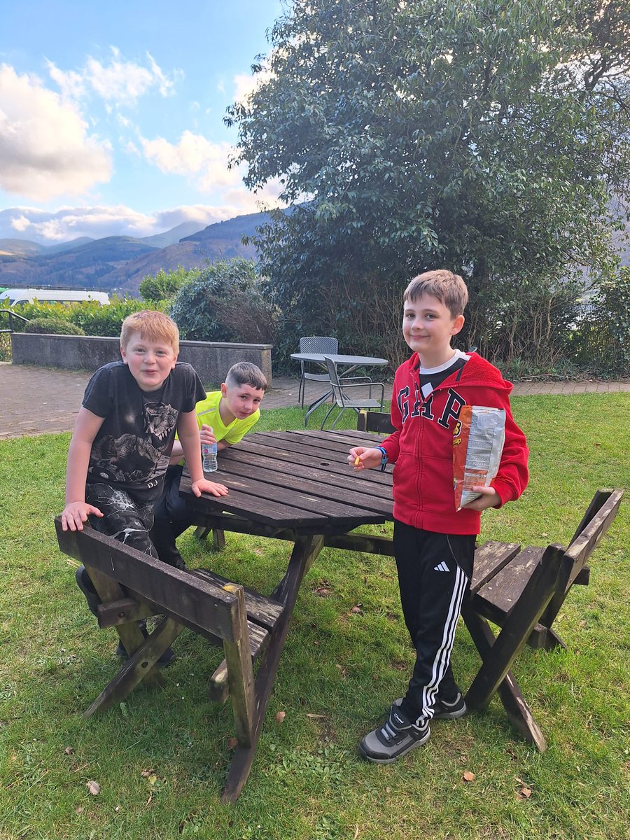 MissCarswell10's tweet photo. A great first day at residential! Sun was shining for our walks, playing in the gardens, time in the games room and after dark swimming tonight! https://t.co/Ygx2jFfJ84