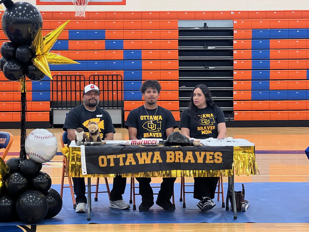 CHS library tweet media