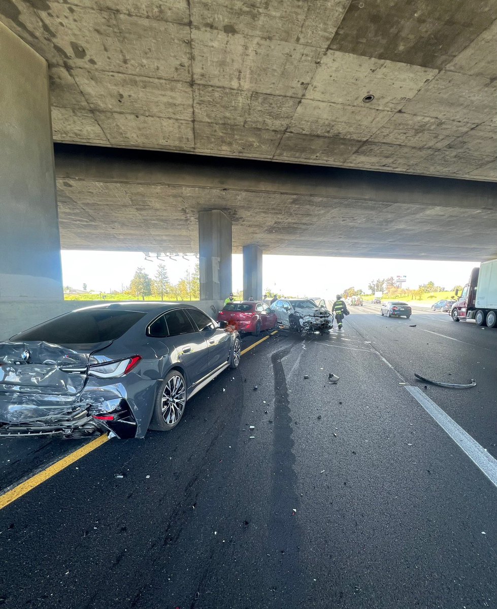 CHPHayward's tweet photo. I-880 Northbound, south of Thornton Avenue-Newark, #1 and #2 lanes are blocked by a non-injury crash. Expect delays. Unknown ETO at this time. https://t.co/f53rqtT589