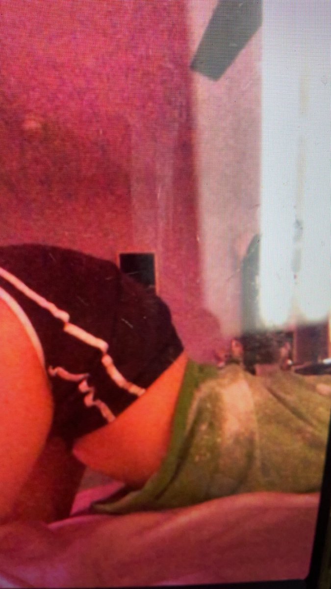 jjfuller25's tweet photo. #pussy #fatass https://t.co/AQfJOk6nkx